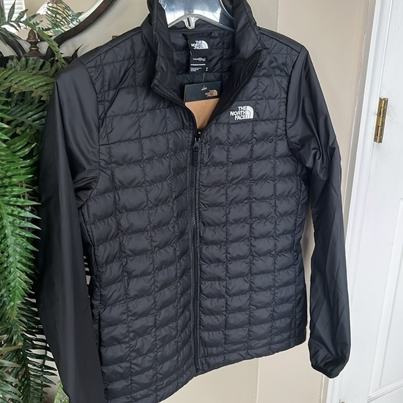 Brand New The North Face Thermoball Eco Down Insulated Black Zippered Jacket - Picture 2 of 15